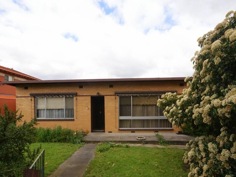 21 Balmoral Avenue, Strathmore VIC 3041, Image 1