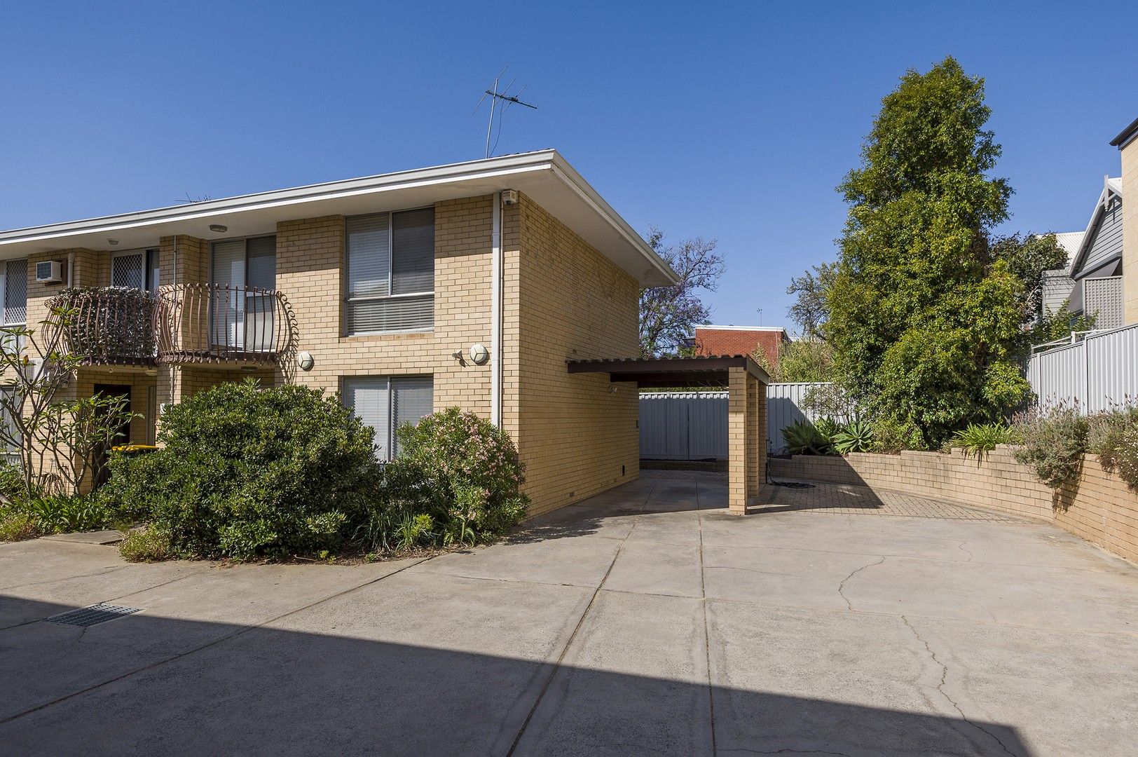 3 bedrooms Apartment / Unit / Flat in Unit 4/36 King George St VICTORIA PARK WA, 6100