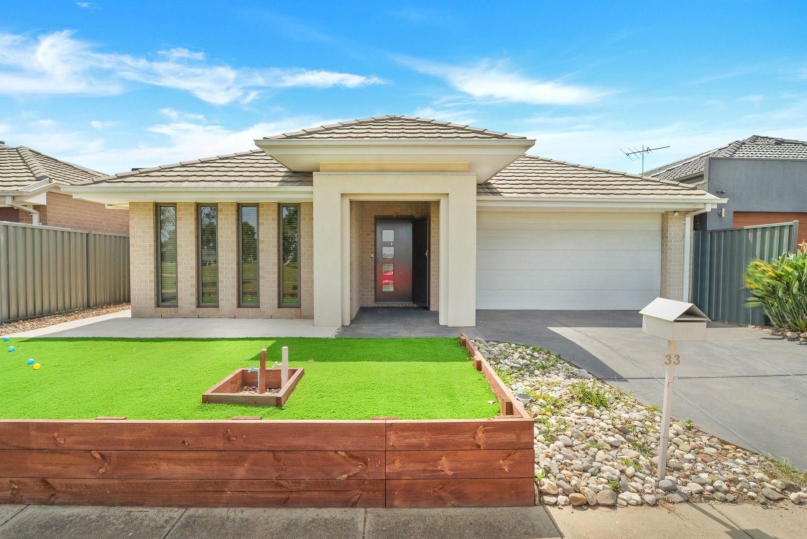 33 Yarraman Road, Manor Lakes Property History & Address Research