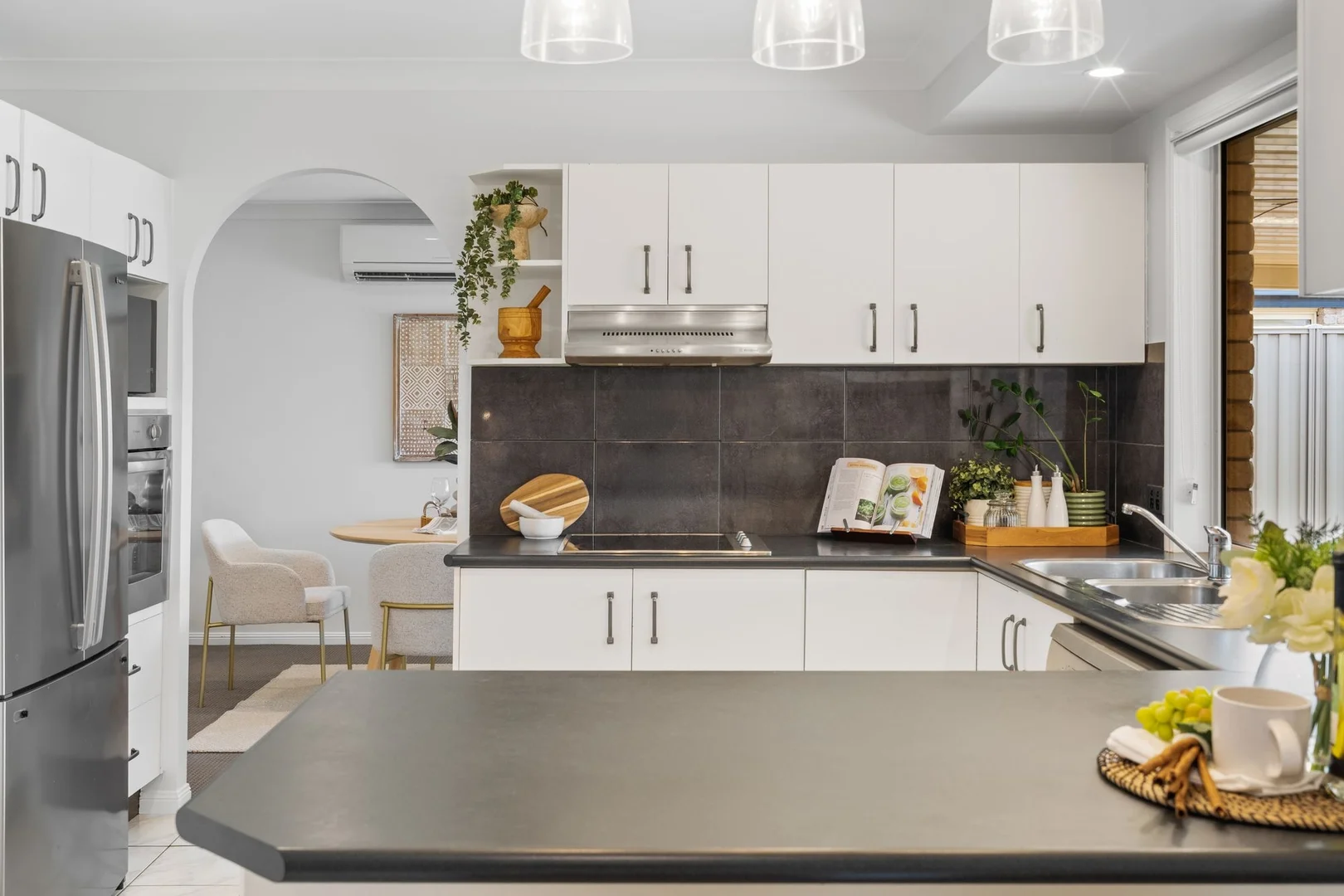 Additional image 5 of 72 Kilsay Crescent, Meadowbrook QLD 4131