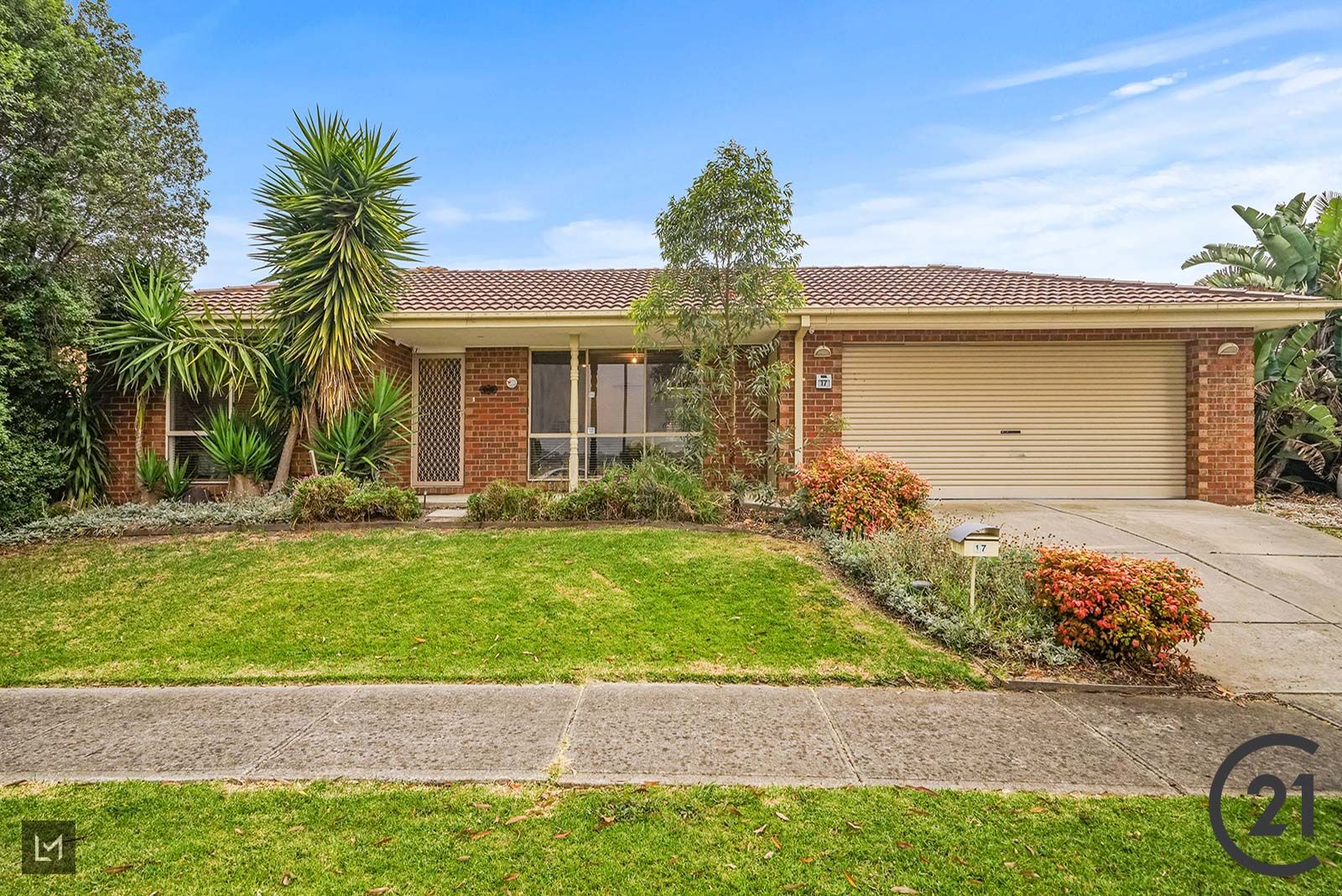 17 Staunton Walk, Cranbourne East VIC 3977