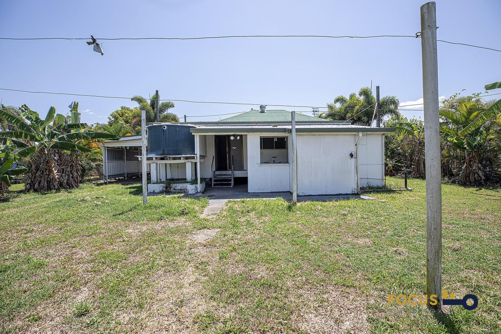 4 Sarina Beach Road, Sarina QLD 4737, Image 2