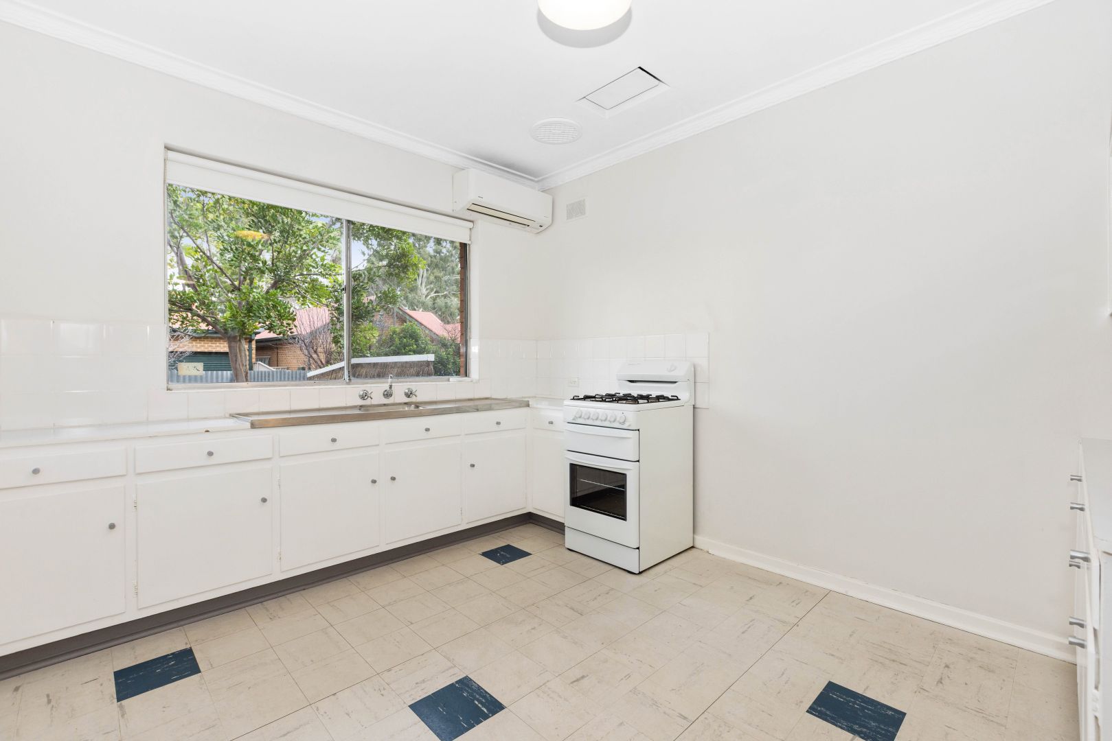 3/45 Maesbury Street, Kensington Park SA 5068, Image 2