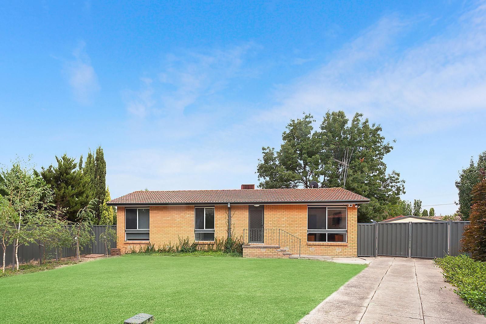 12 Hastings Court, Kaleen ACT 2617, Image 0