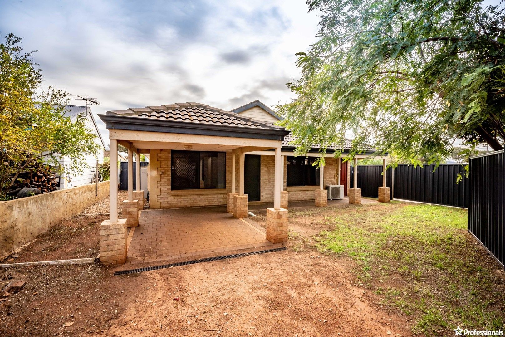 3 bedrooms House in 225B Fifth Street WONTHELLA WA, 6530