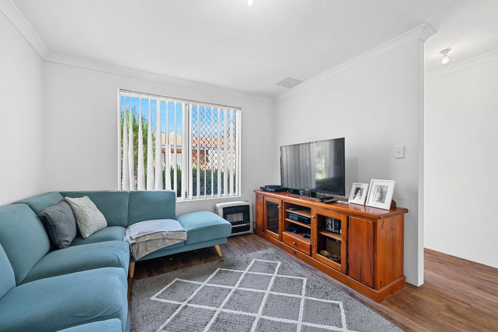 2/11 Exmouth Place, Thornlie WA 6108, Image 0