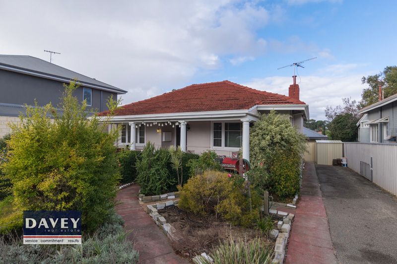 202 Holbeck Street, Doubleview WA 6018, Image 0