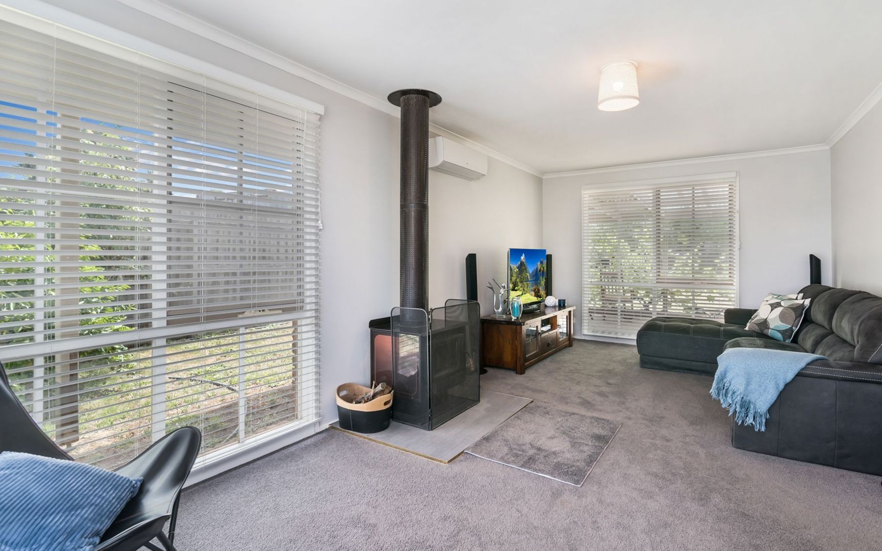 10 Kathryn Street, Romsey VIC 3434, Image 2