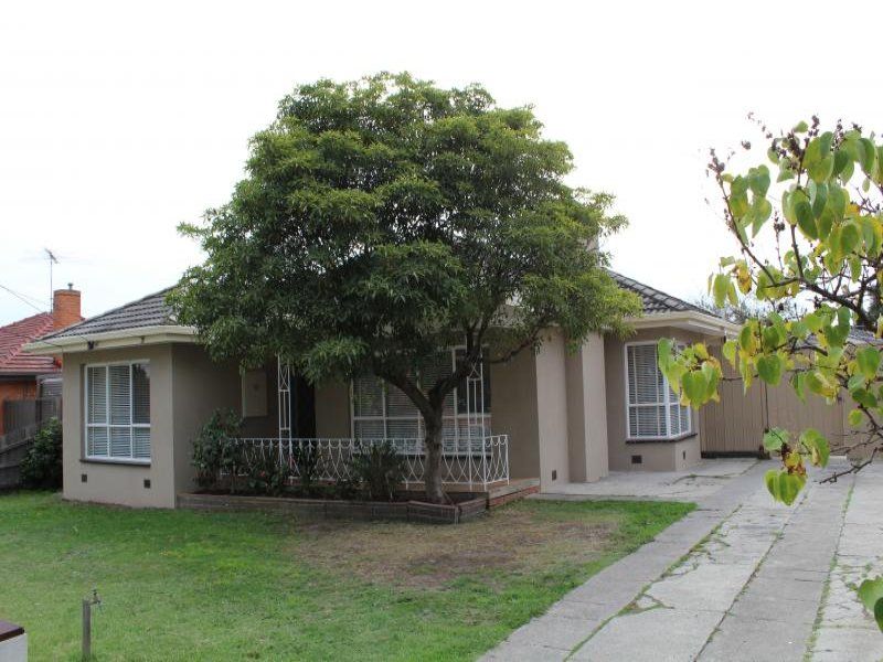 3 bedrooms House in 52 Lindenow Street RESERVOIR VIC, 3073