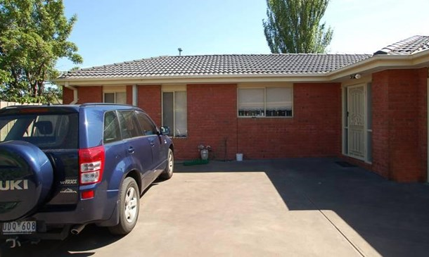 2/10 Lorica Avenue, Broadmeadows VIC 3047