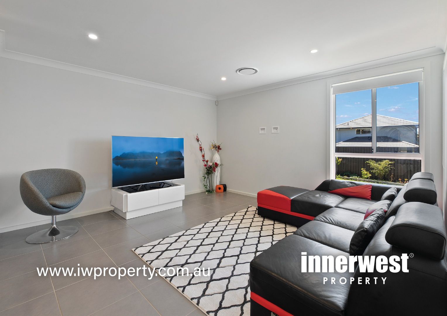 38 Glenroy Drive, Claymore NSW 2559, Image 2