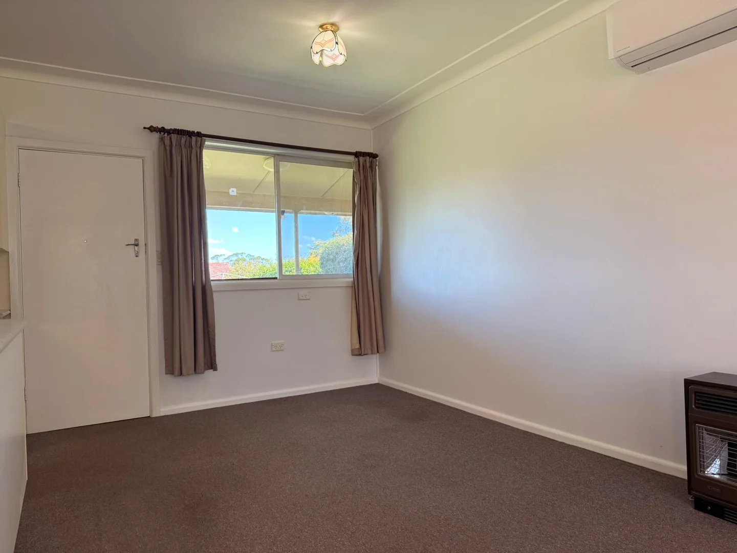 Additional image 5 of 21 Evans Parade, Parkes NSW 2870