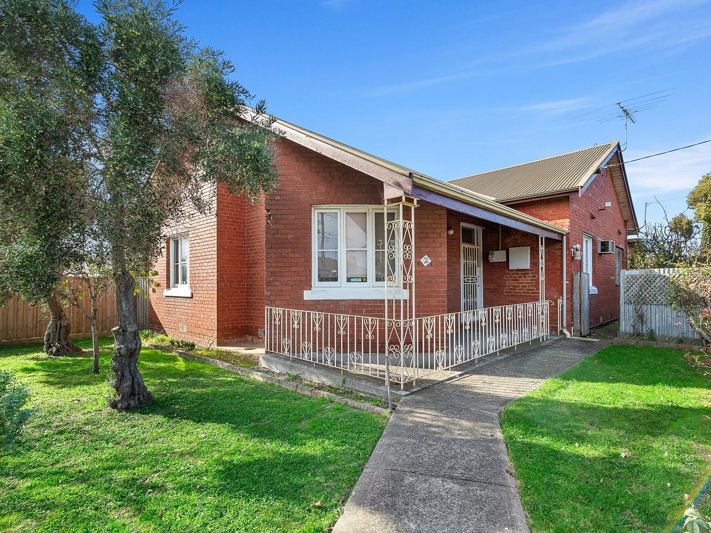 4 bedrooms House in 2 Victoria  Street PRESTON VIC, 3072