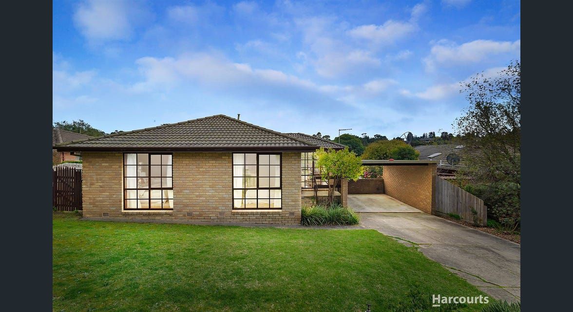 4 bedrooms House in 21 Rosco Drive TEMPLESTOWE VIC, 3106