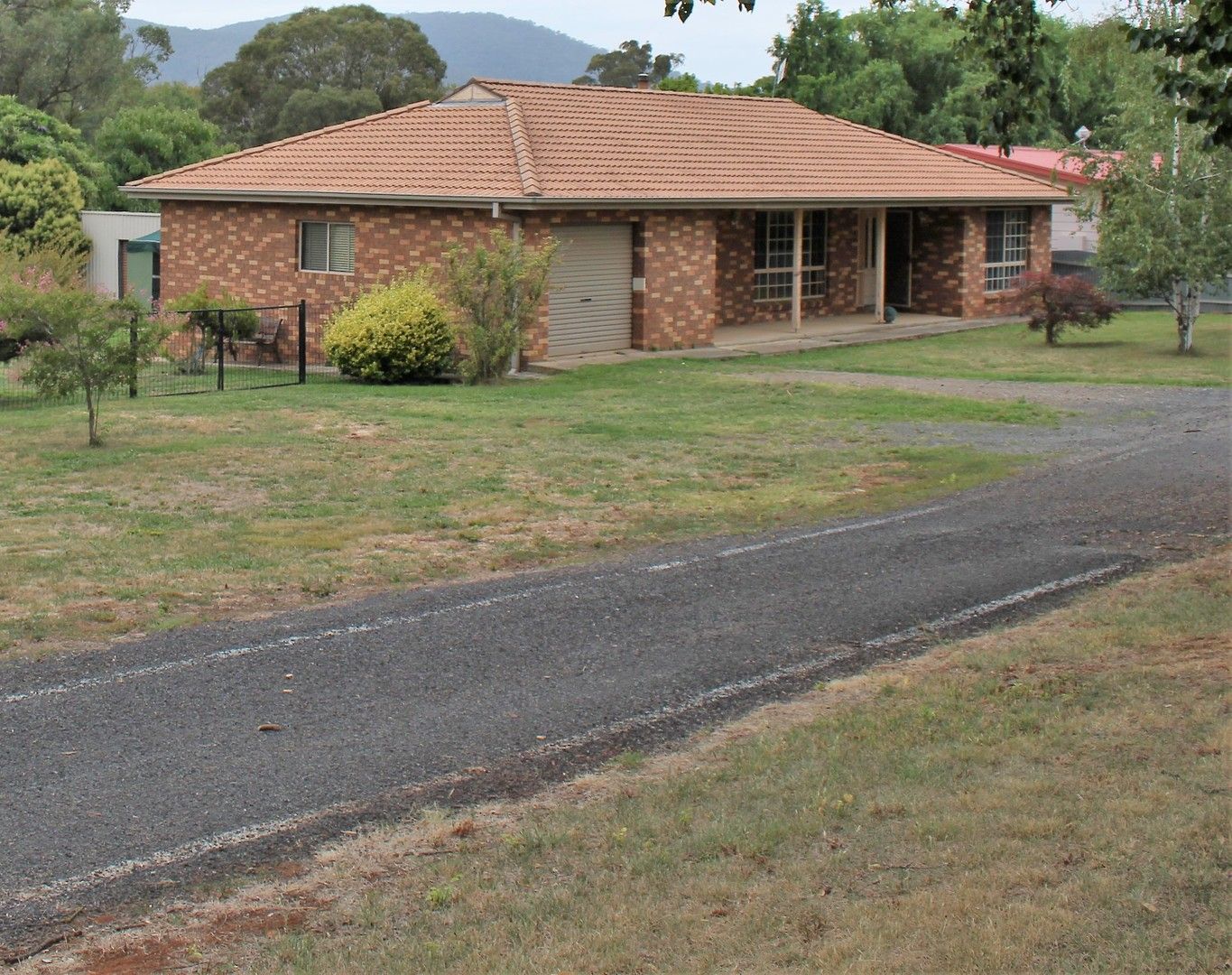 3 bedrooms House in 124-126 Albury Street TUMBARUMBA NSW, 2653