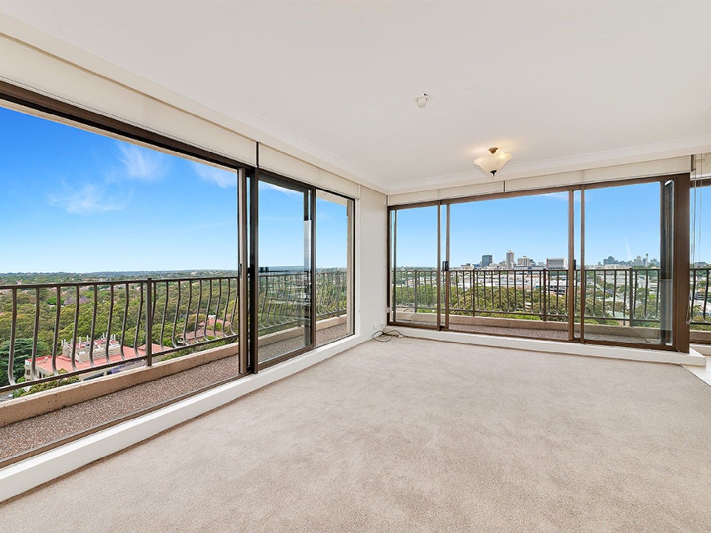 2 bedrooms Apartment / Unit / Flat in 13A/3 Jersey Road ARTARMON NSW, 2064