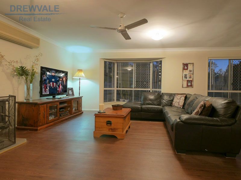 17 Watling Street, Hillcrest QLD 4118, Image 2