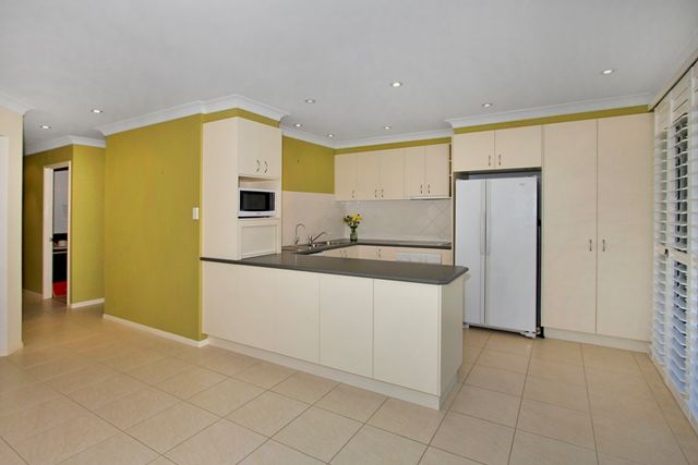 7 Champagne Drive, Banora Point NSW 2486, Image 2