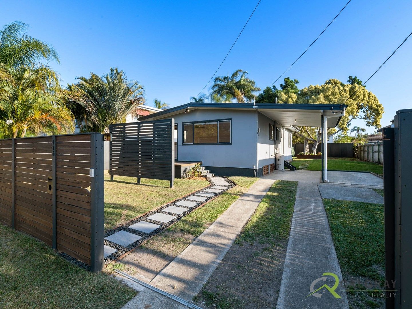 3 bedrooms House in 114 Whiting Street LABRADOR QLD, 4215