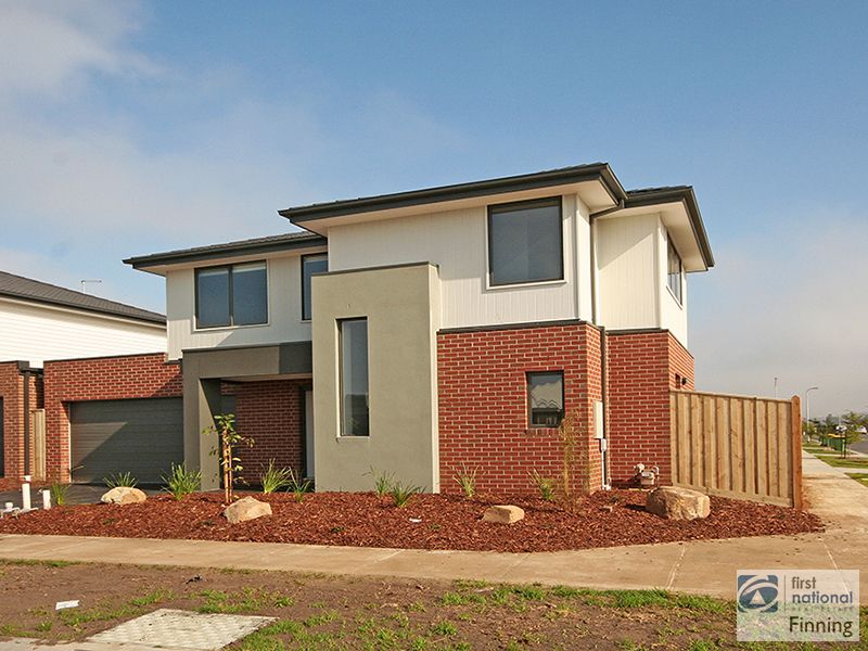 4 bedrooms House in 44 Cherrington Avenue OFFICER VIC, 3809