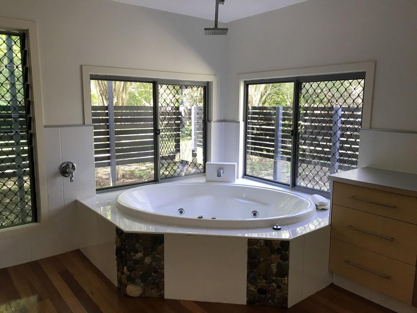 5 bedrooms House in 898 Boston Road CHANDLER QLD, 4155