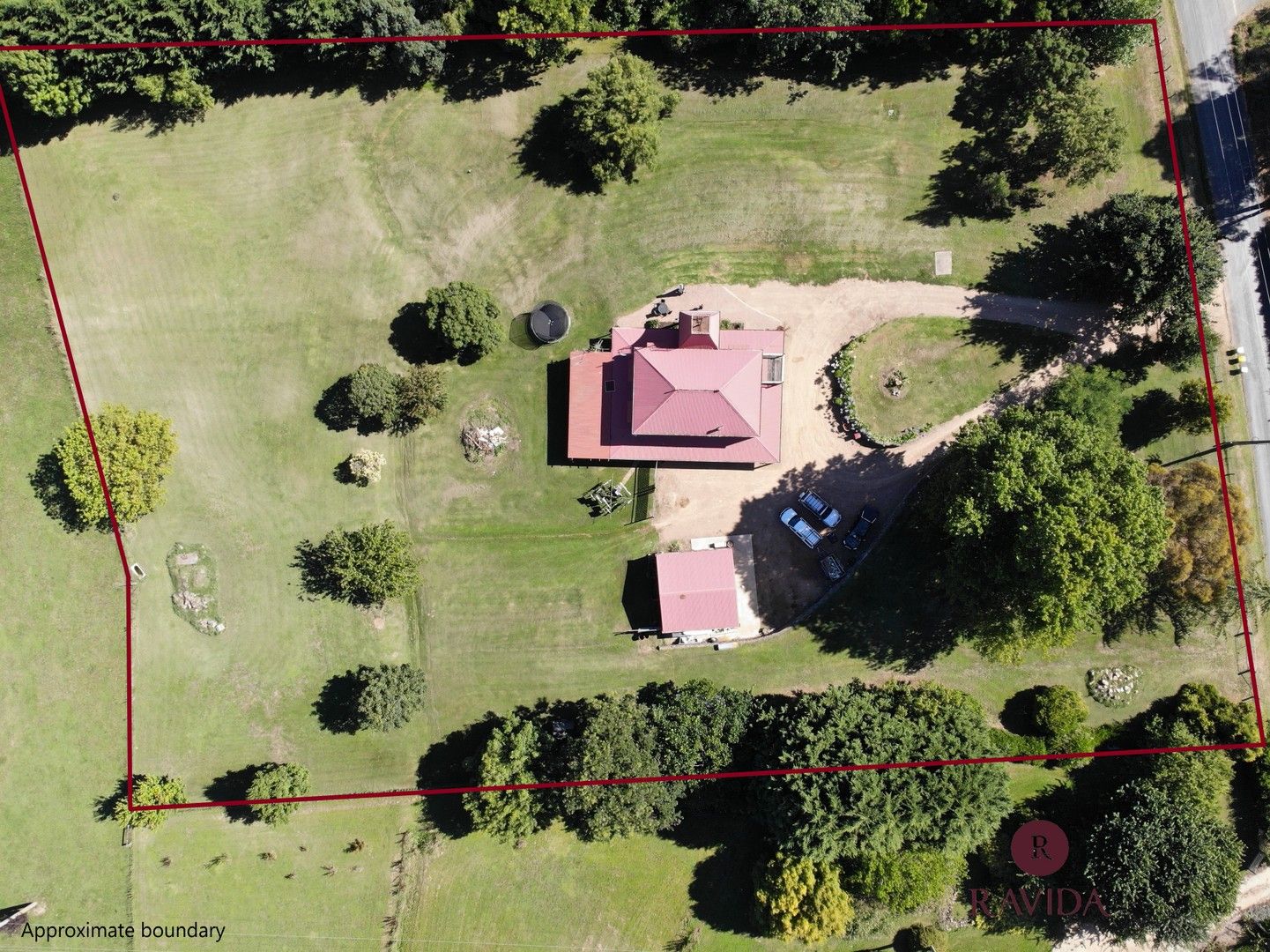 5 bedrooms House in 48 Dingle Road BEECHWORTH VIC, 3747