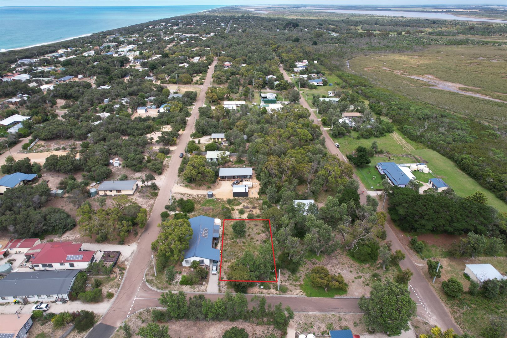 6 Azure Avenue, Golden Beach VIC 3851, Image 2