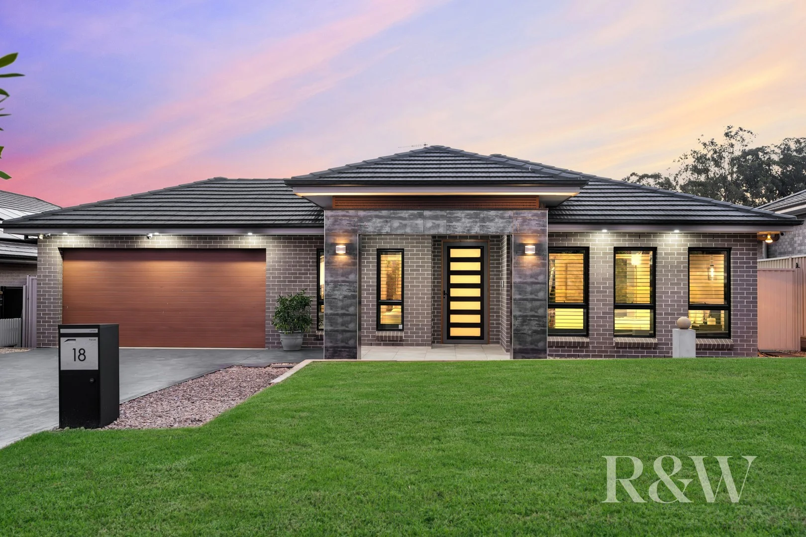 18 GOVERNOR DRIVE, Harrington Park NSW 2567