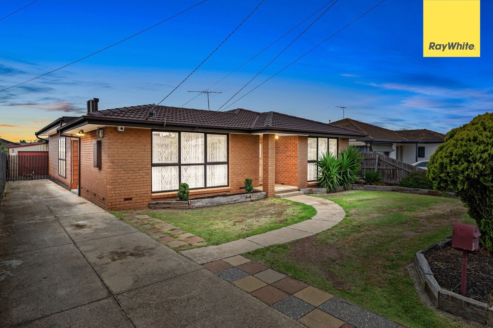 4 bedrooms House in 8 Francis Street MELTON SOUTH VIC, 3338