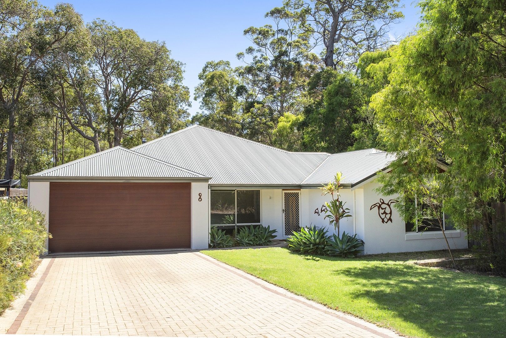 8 Honeysuckle Glen, Cowaramup WA 6284, Image 0