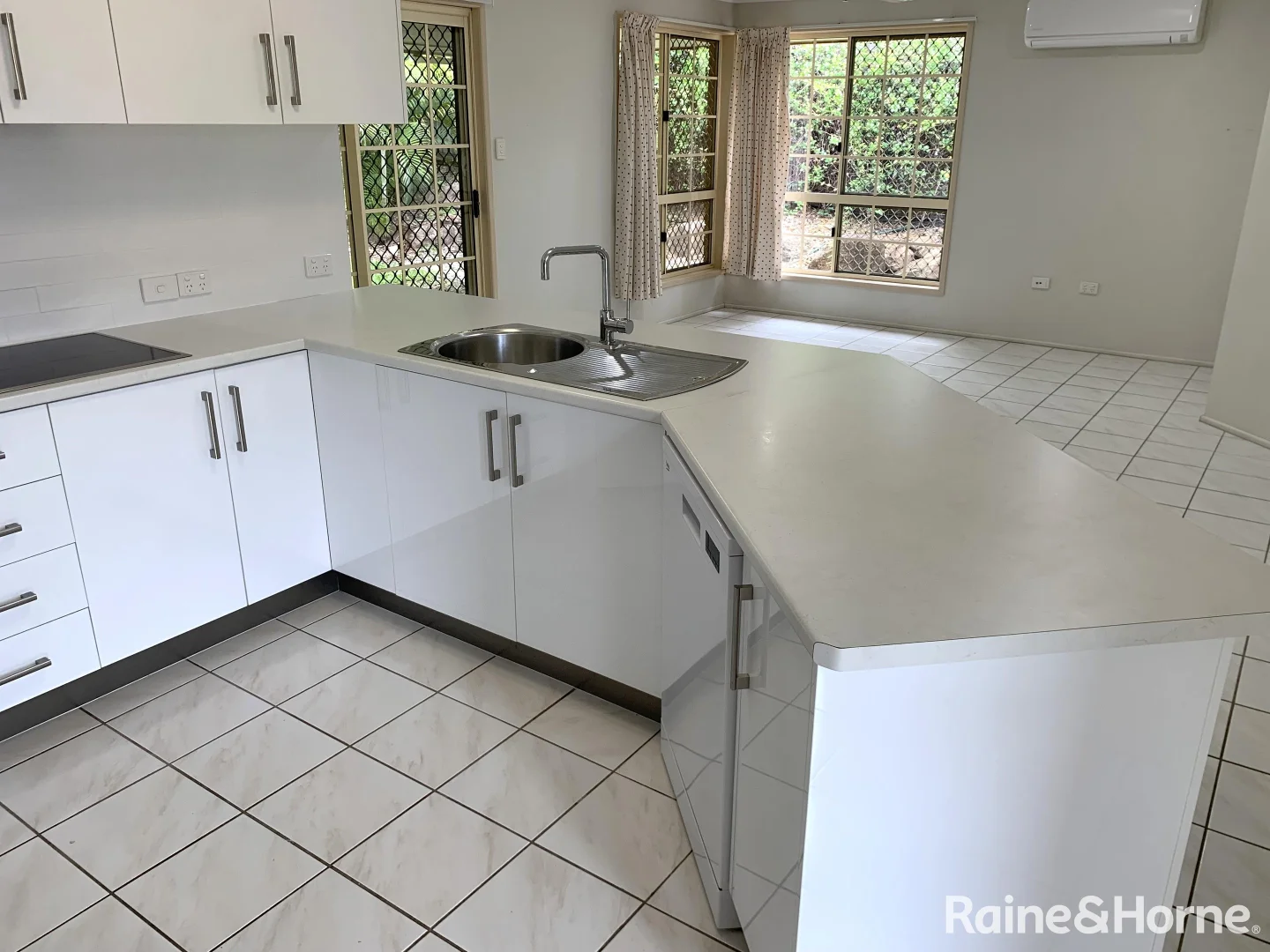 Additional image 6 of 3 Lagoon Court, Clinton QLD 4680