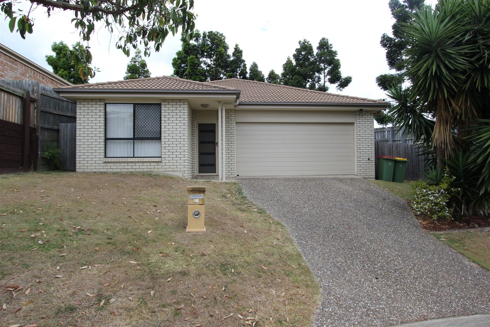 3 bedrooms House in 14 Cove Place SPRINGFIELD LAKES QLD, 4300