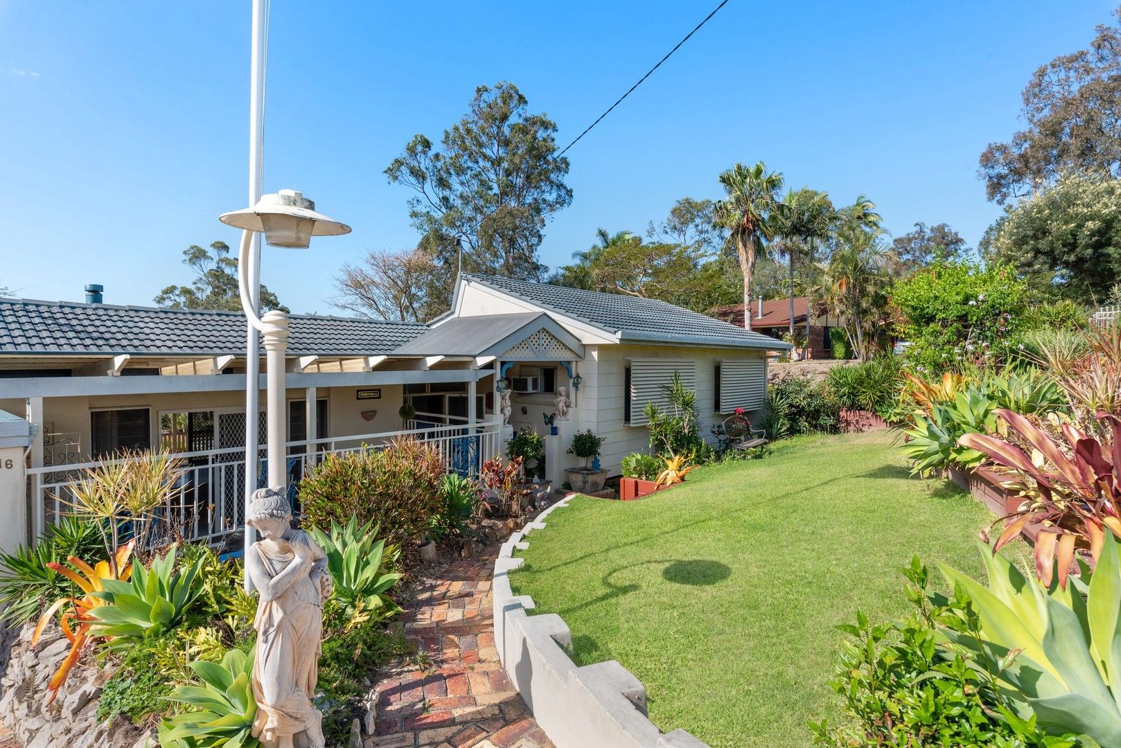 3 bedrooms House in 16 Wideview Terrace ARANA HILLS QLD, 4054