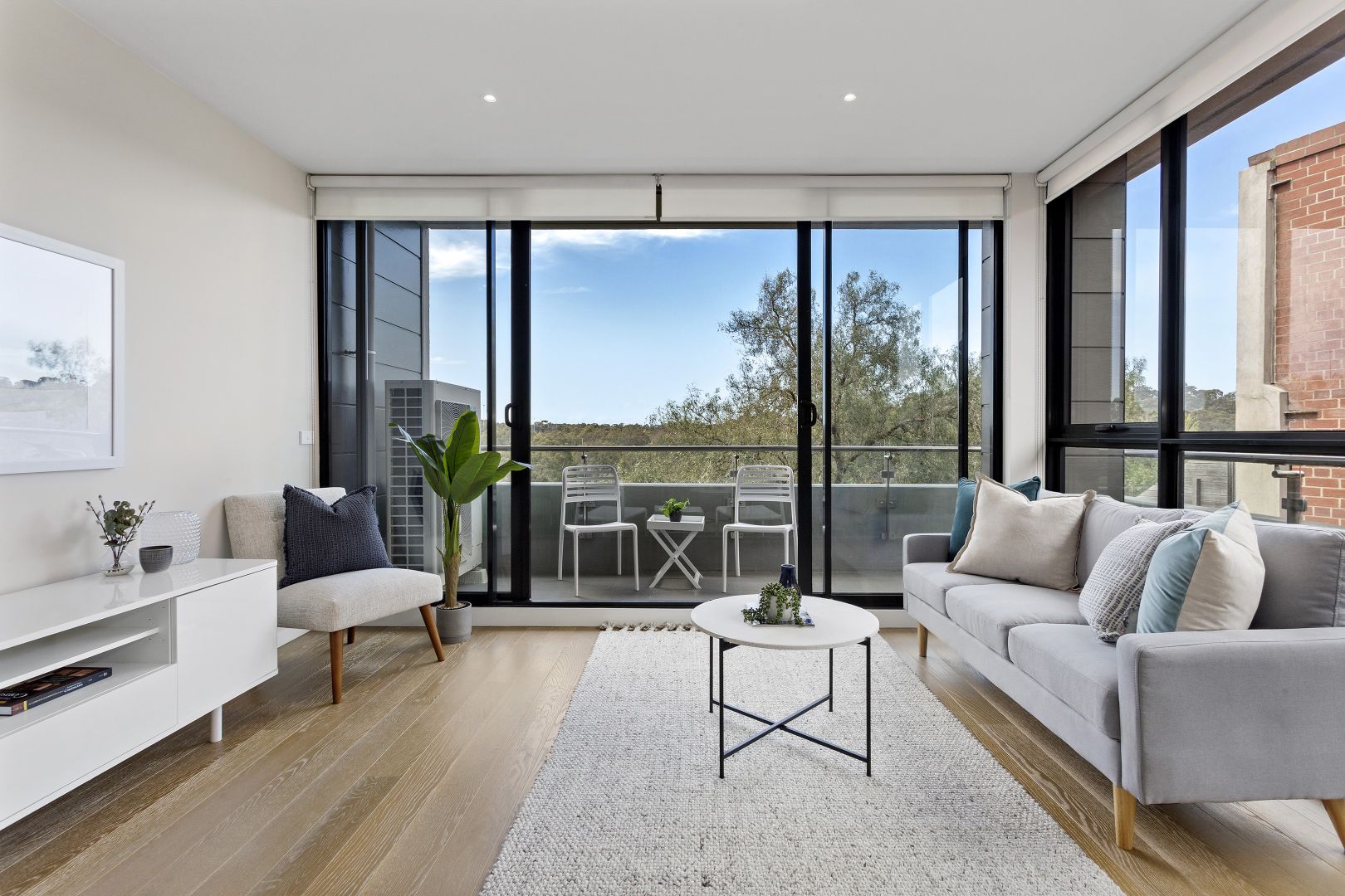 216/88 Trenerry Crescent, Abbotsford VIC 3067, Image 2