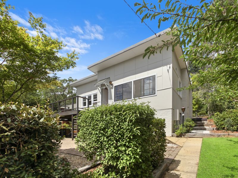 38 Mclaughlin Avenue, Wentworth Falls Property History & Address