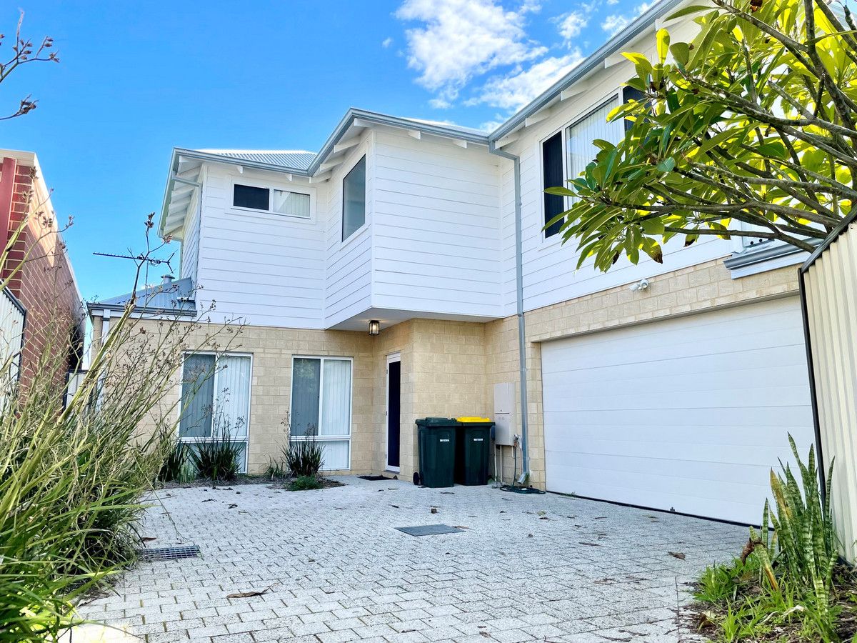 4 bedrooms Townhouse in 5A Moorgate Street EAST VICTORIA PARK WA, 6101