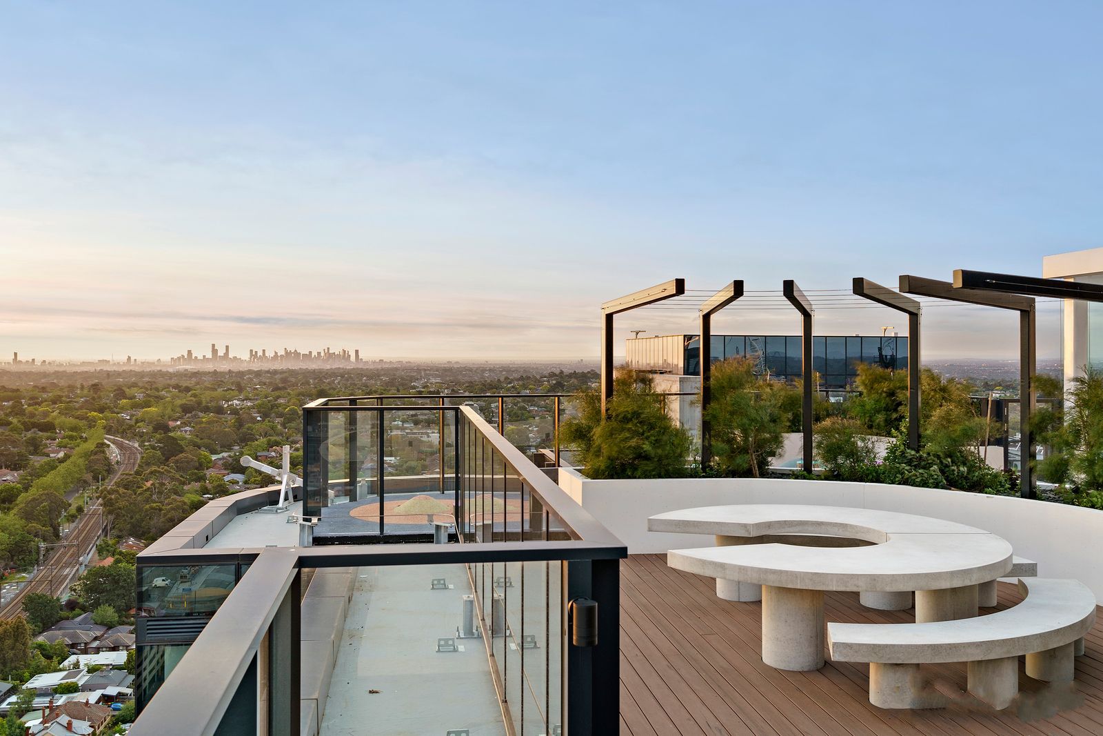 2 bedrooms Apartment / Unit / Flat in 1008/828 Whitehorse Road BOX HILL VIC, 3128