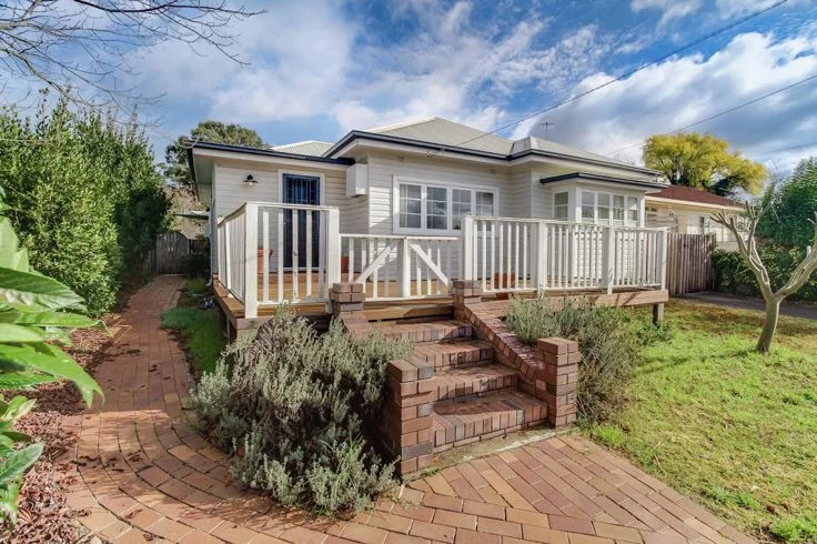 6 Rockvale Road, Armidale NSW 2350