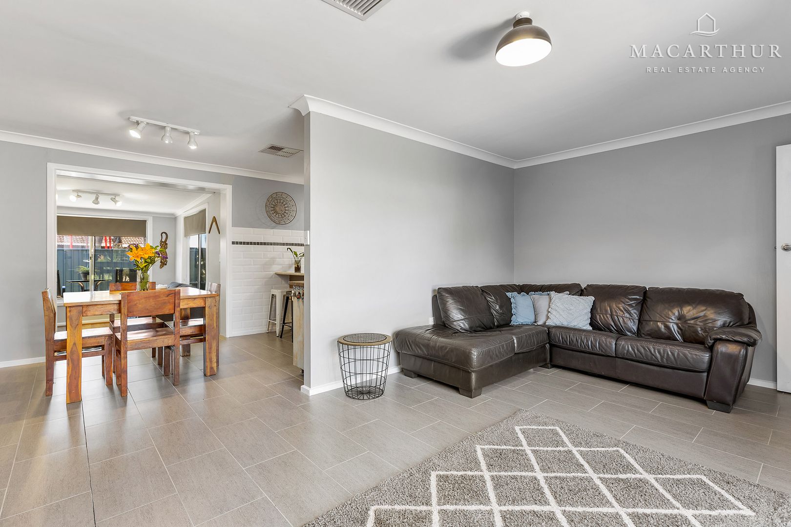 2 Binda Place, Ashmont NSW 2650, Image 2