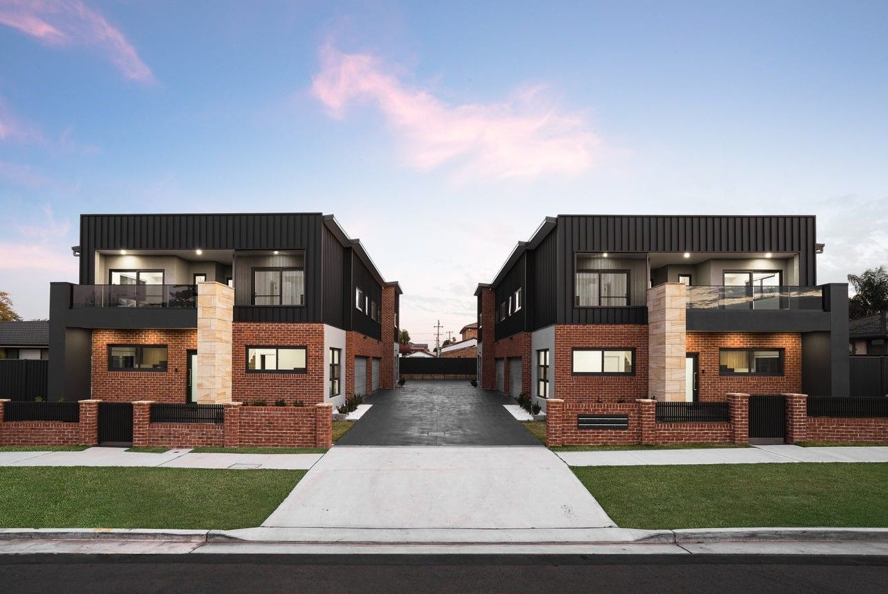 4 bedrooms Townhouse in 4/5-7 Craig Avenue MOOREBANK NSW, 2170