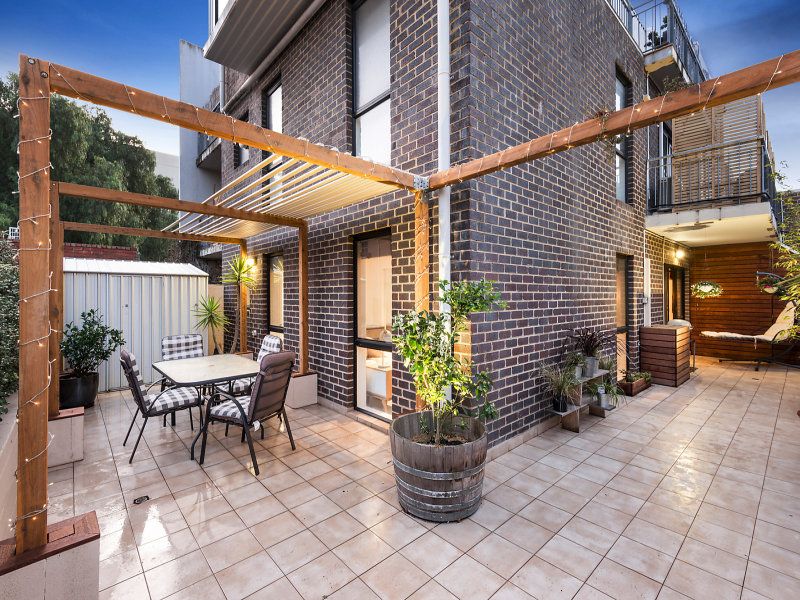 2 bedrooms Apartment / Unit / Flat in 4/26 Wellington Street ST KILDA VIC, 3182