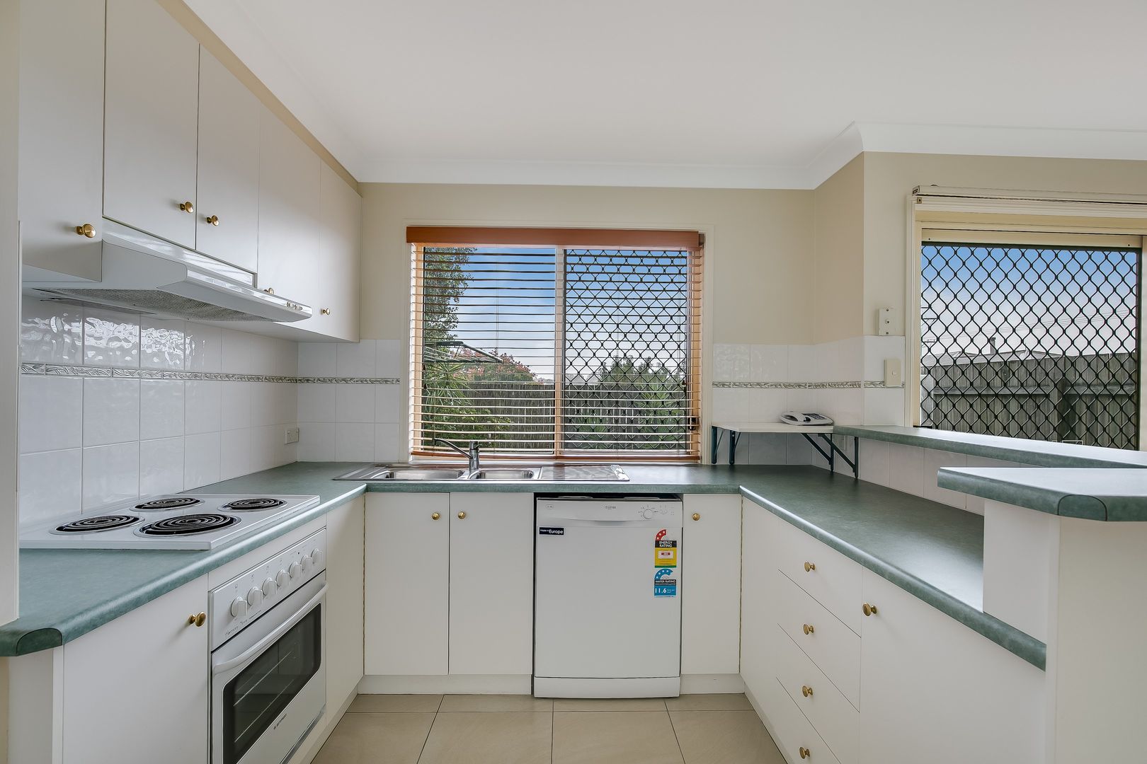 Unit 3/351 Spring Street, Kearneys Spring QLD 4350, Image 2