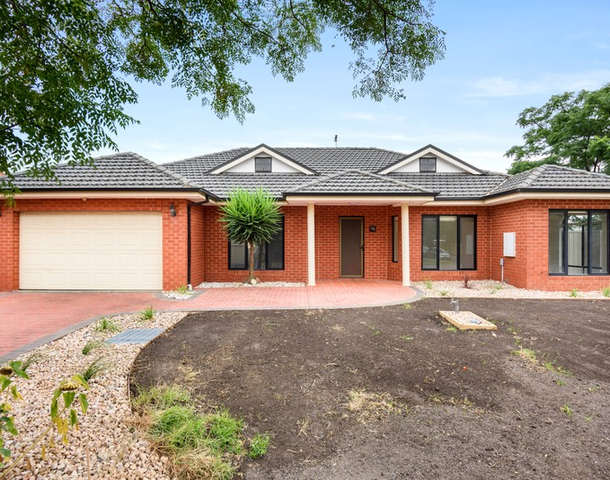 15 Betchworth Close, Caroline Springs VIC 3023