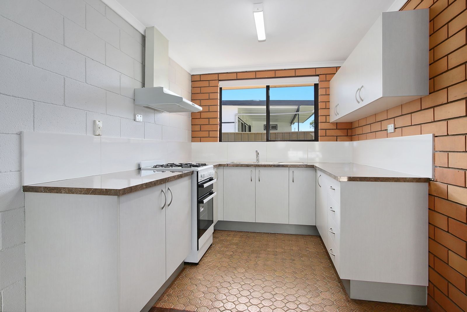 2 bedrooms House in 4/378 Urana Road LAVINGTON NSW, 2641