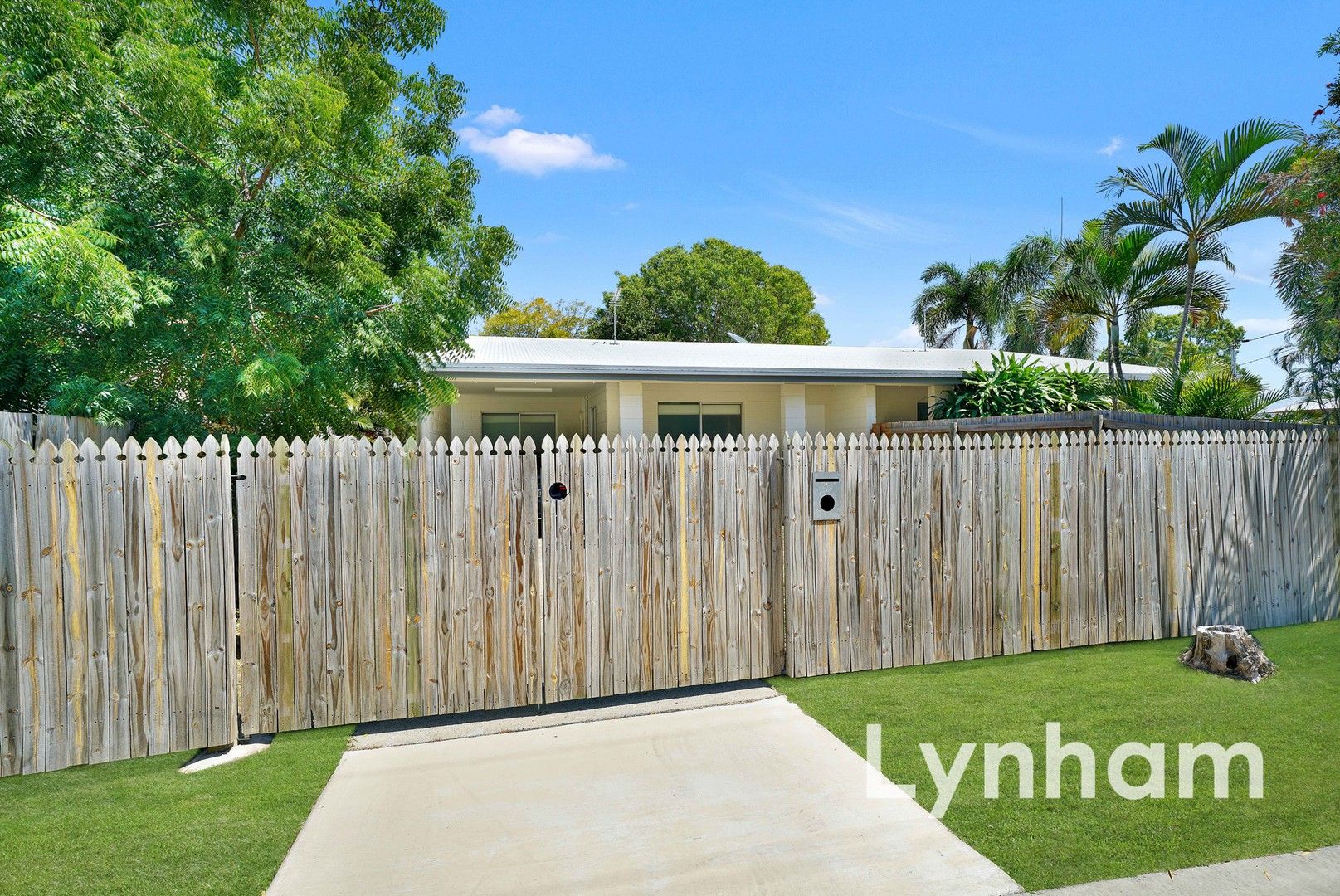 2 bedrooms Apartment / Unit / Flat in 1/1077 Riverway Drive RASMUSSEN QLD, 4815