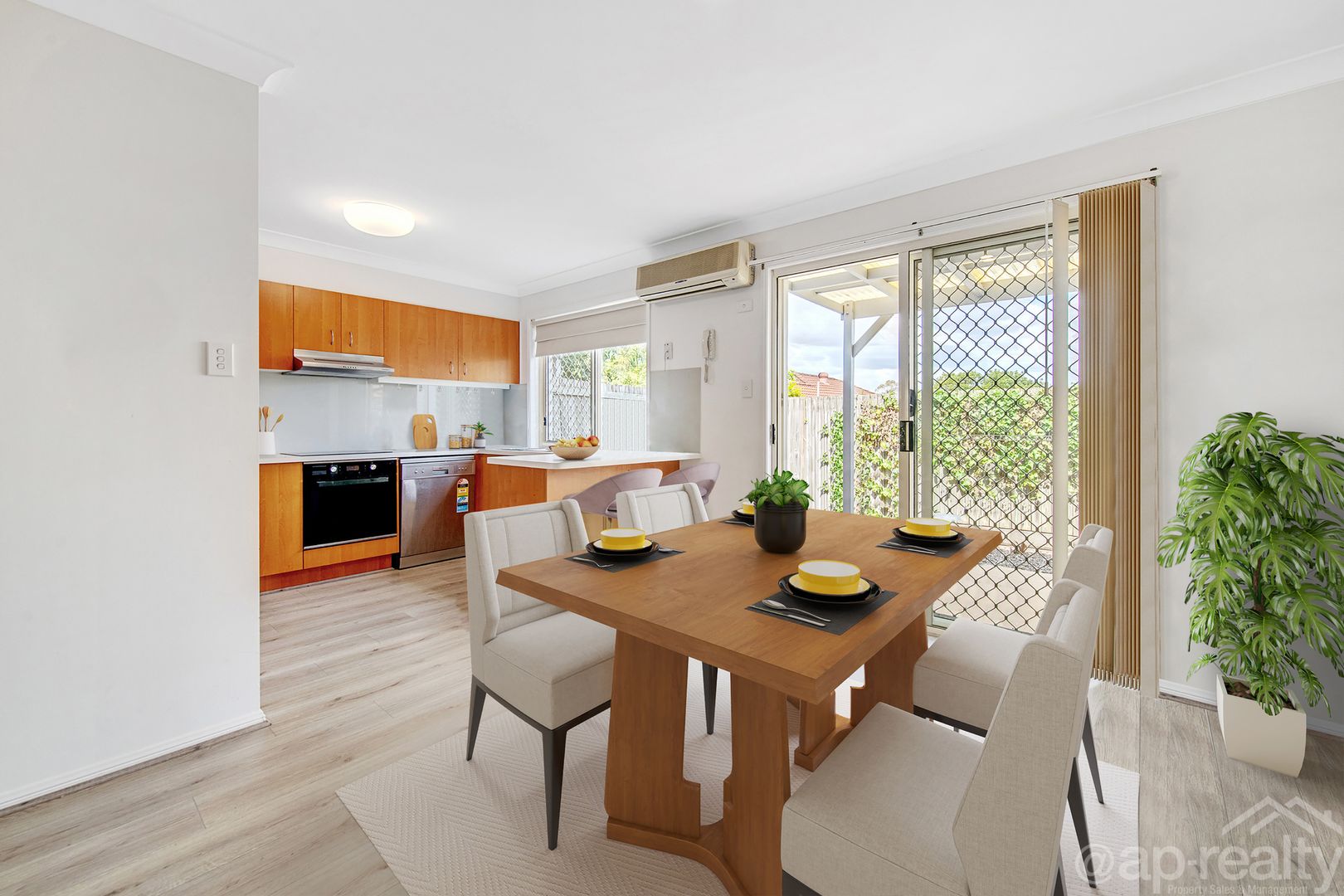 2/10 Chapman Place, Oxley QLD 4075, Image 2