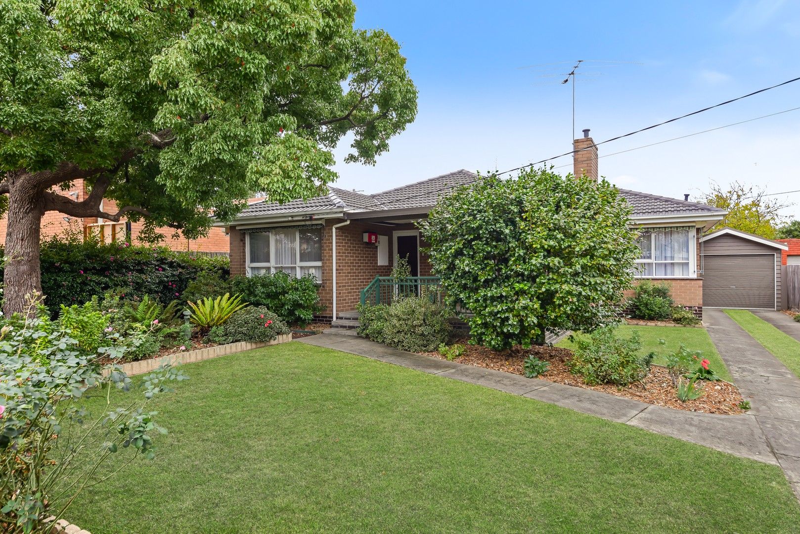 62 Watsons Road, Glen Waverley VIC 3150, Image 0