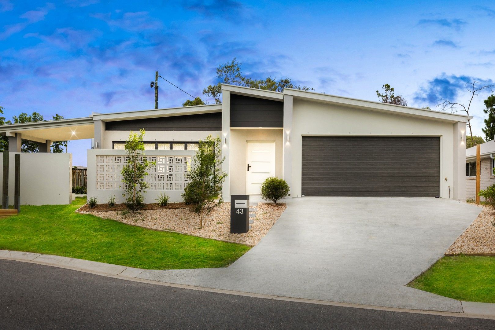 4 bedrooms House in 43 Creek Place PARK RIDGE QLD, 4125