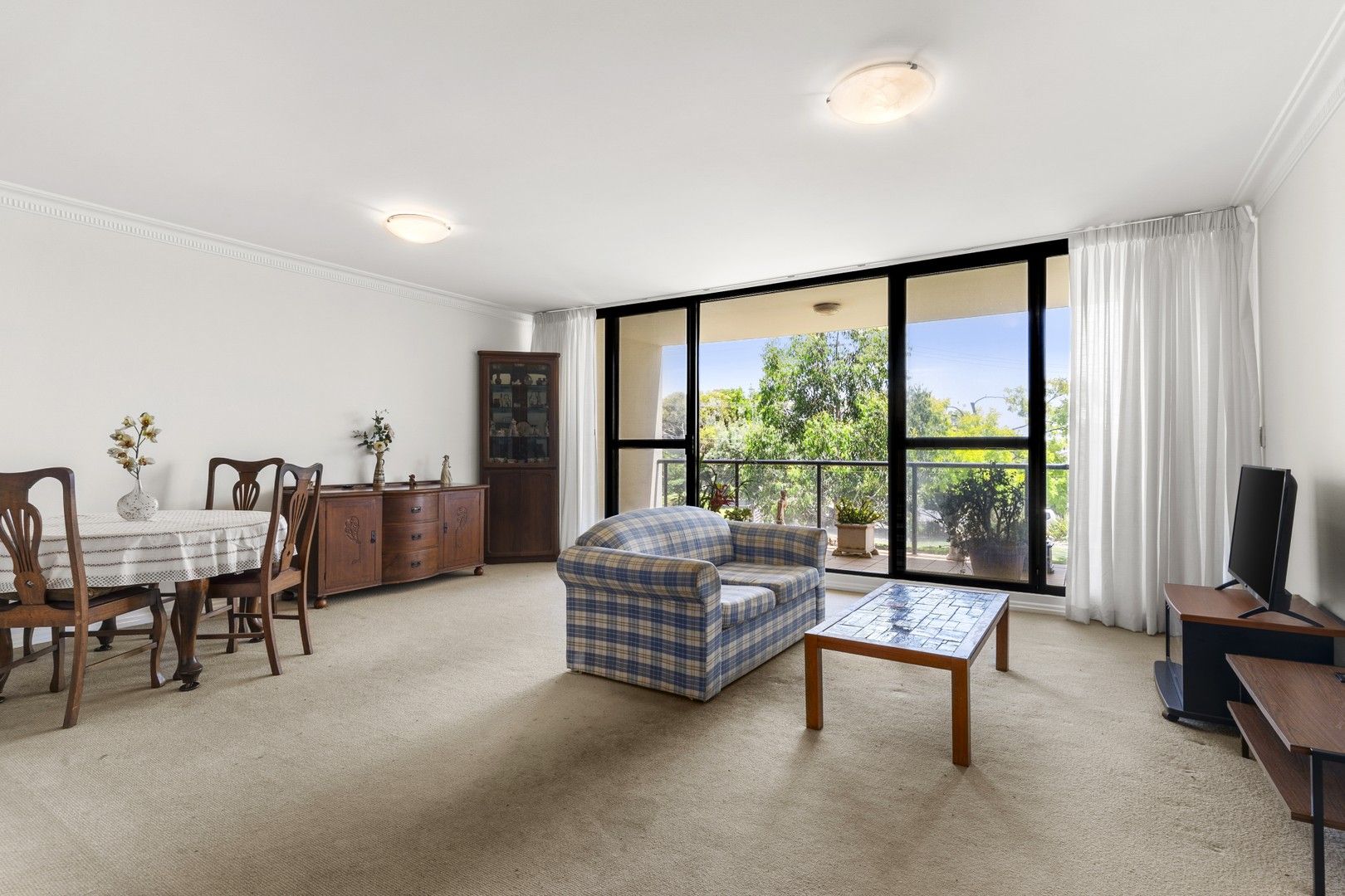 3 bedrooms Apartment / Unit / Flat in 5B/2B Mowbray Street SYLVANIA NSW, 2224