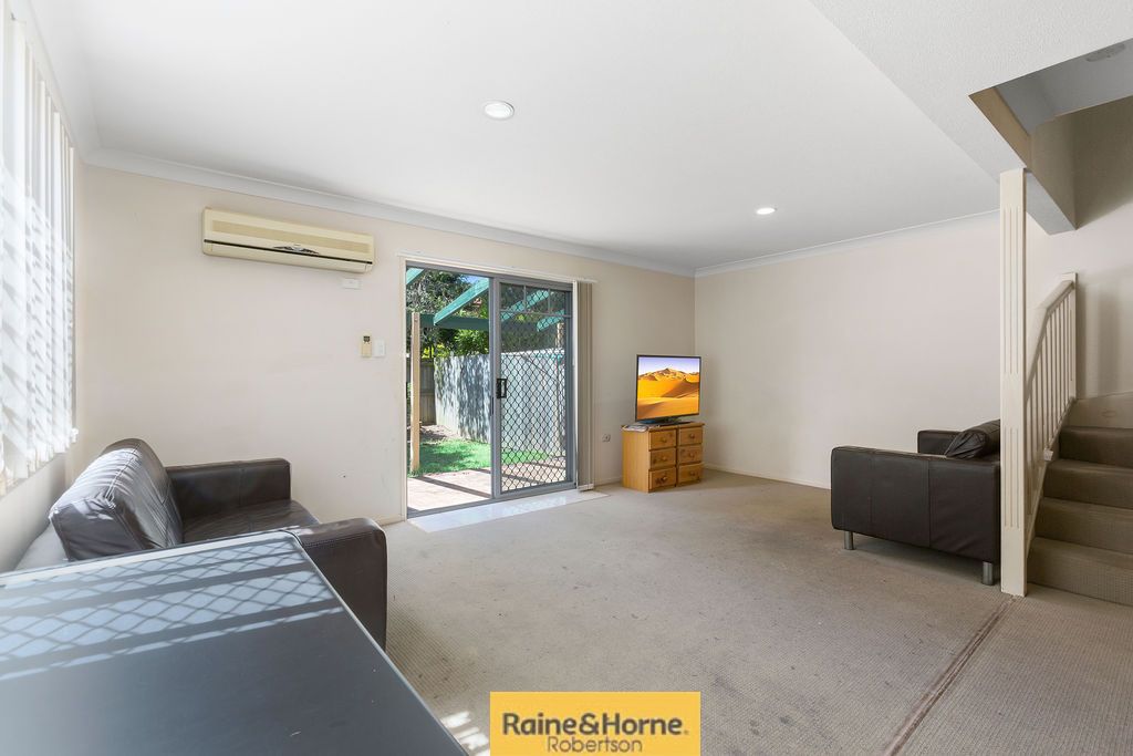 9/10 Lawrence Close, Robertson QLD 4109, Image 2